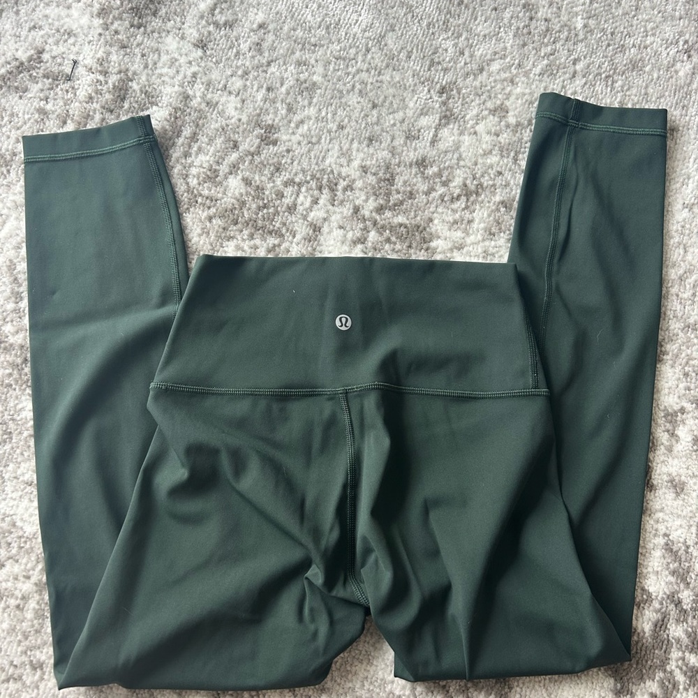 Lululemon emerald green capri leggings